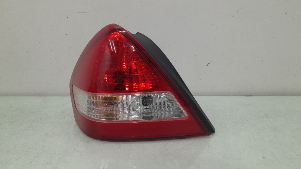Lanterna Esquerda Nissan Tiida Sedan Modelos 2008/2013 Esquerdo/motorista 2