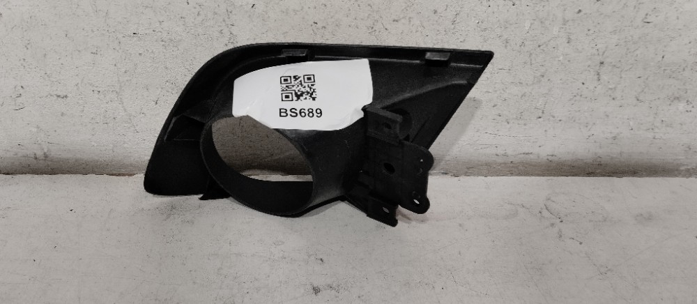 Moldura Milha Esquerdo Do Chevrolet Onix 2015 Recuperado 3