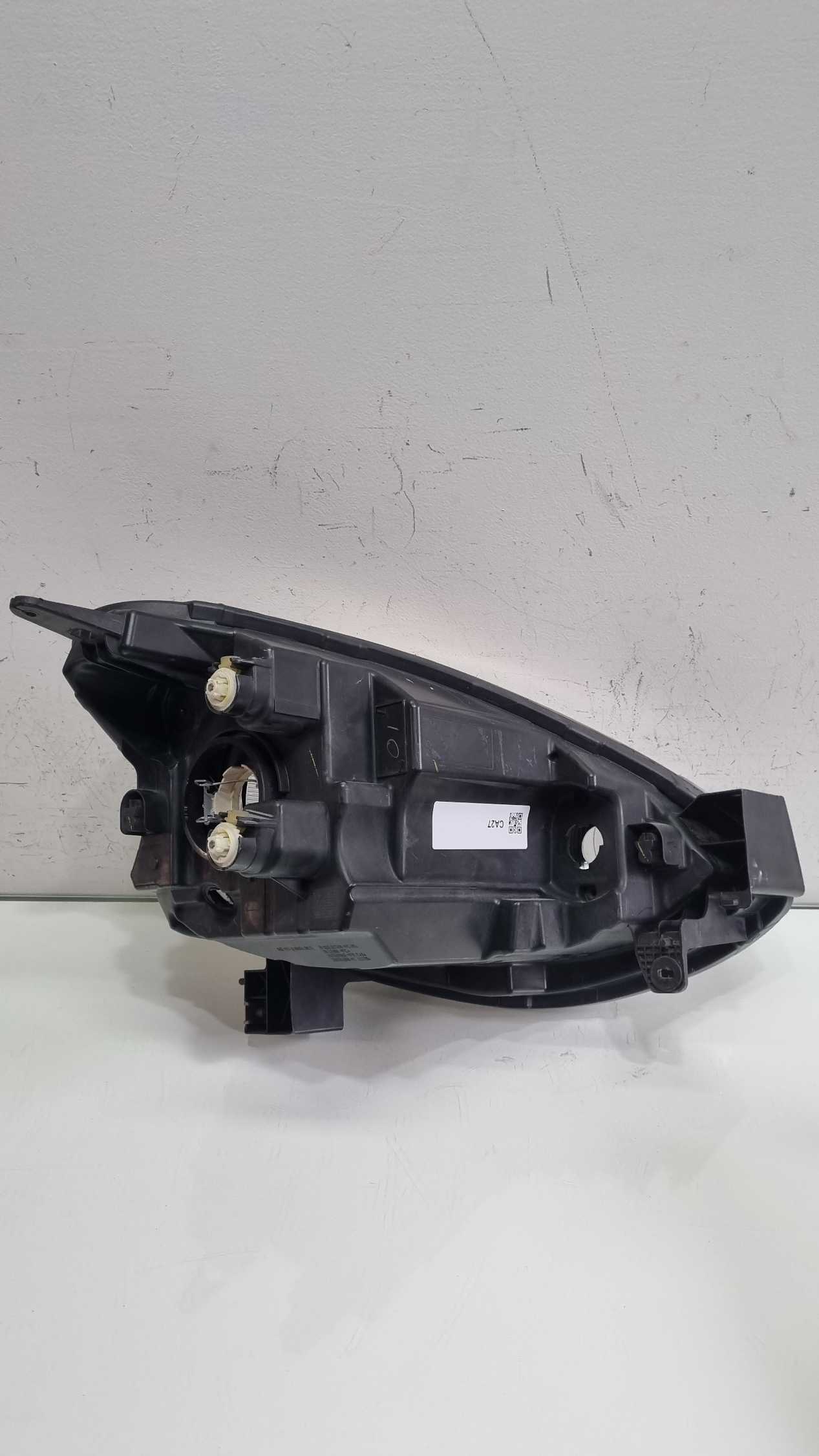 Farol lado esquerdo Nissan New MarchModelo 2016/2020 1