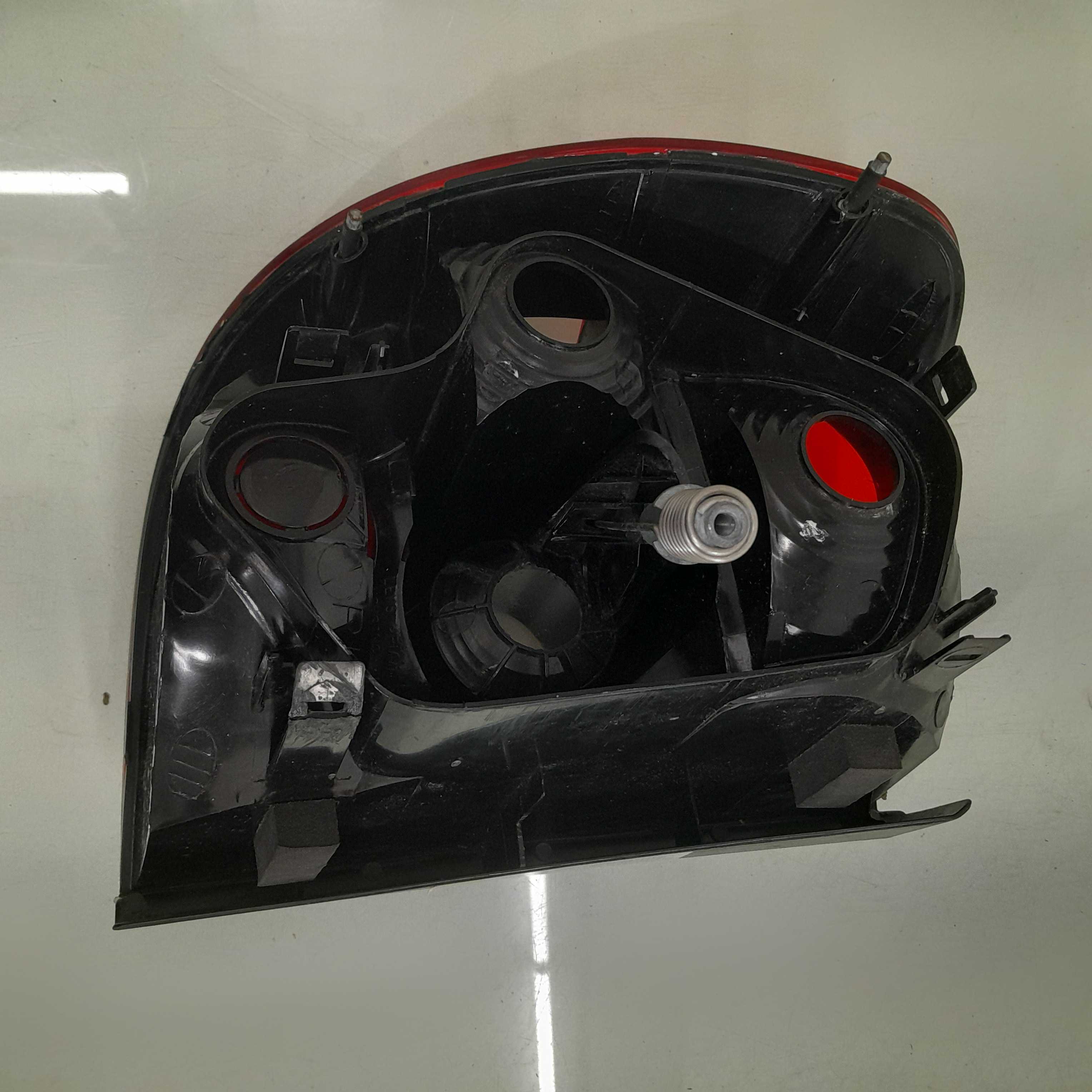 Lanterna Do Lado Direito Volkswagen Fox Modelos 2004/2010 5
