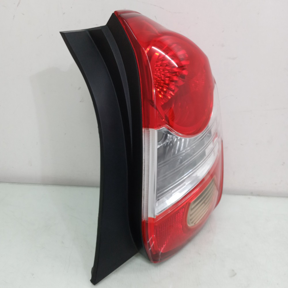 Lanterna Direita Toyota Etios Hatch 2013 A 2017 Recuperado 1