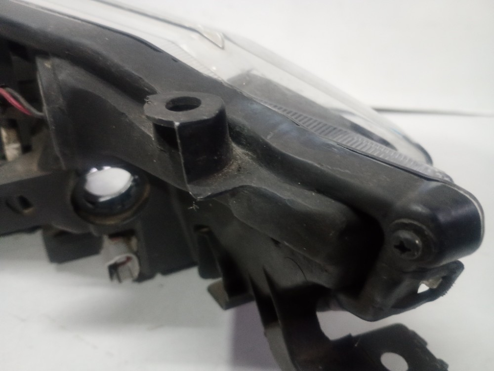 Farol Esquerdo Máscara Negra Toyota Yaris 2022/2024 Rec. 8