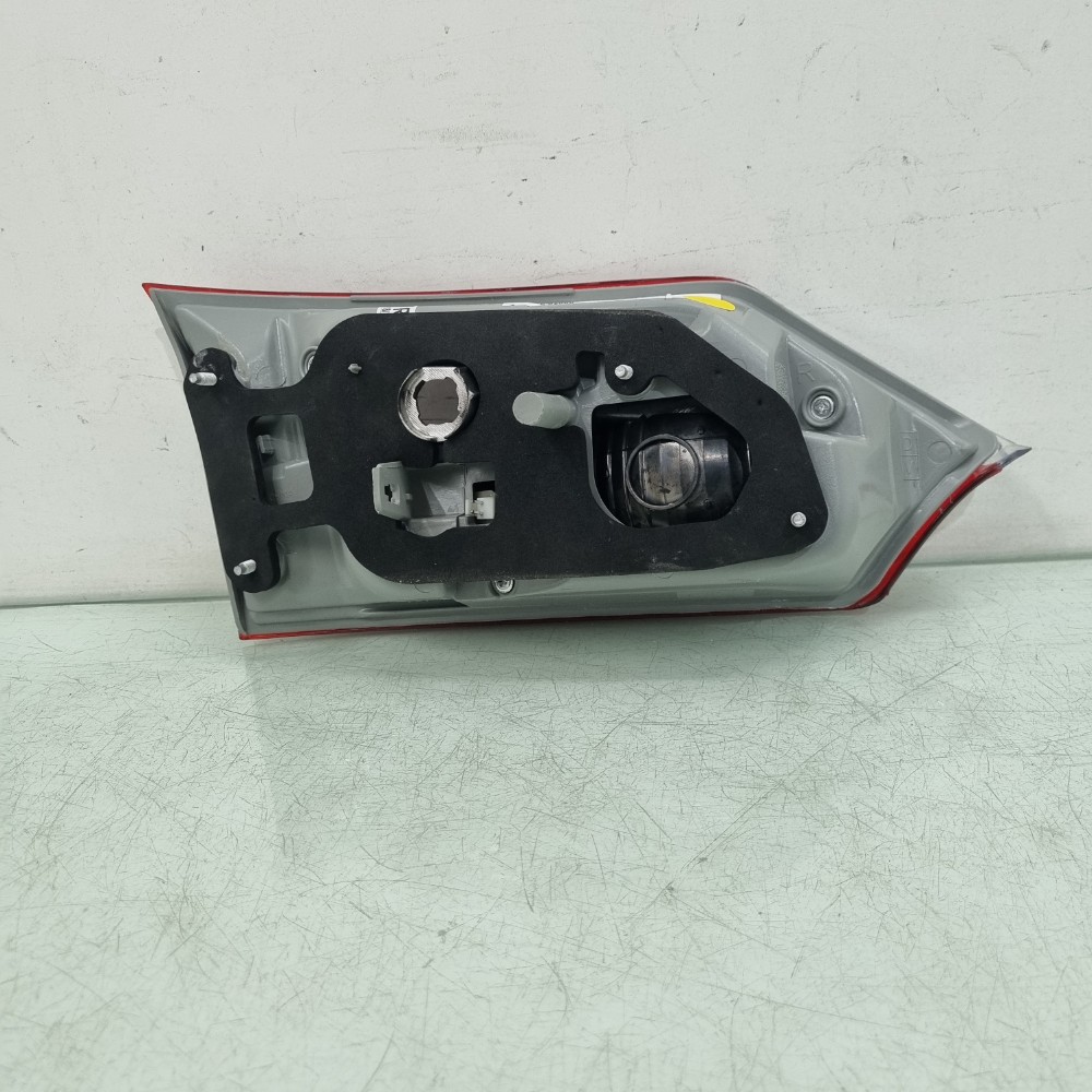 Lanterna Traseira Direita Tampa Corolla 2015/2018 Recuperado 4