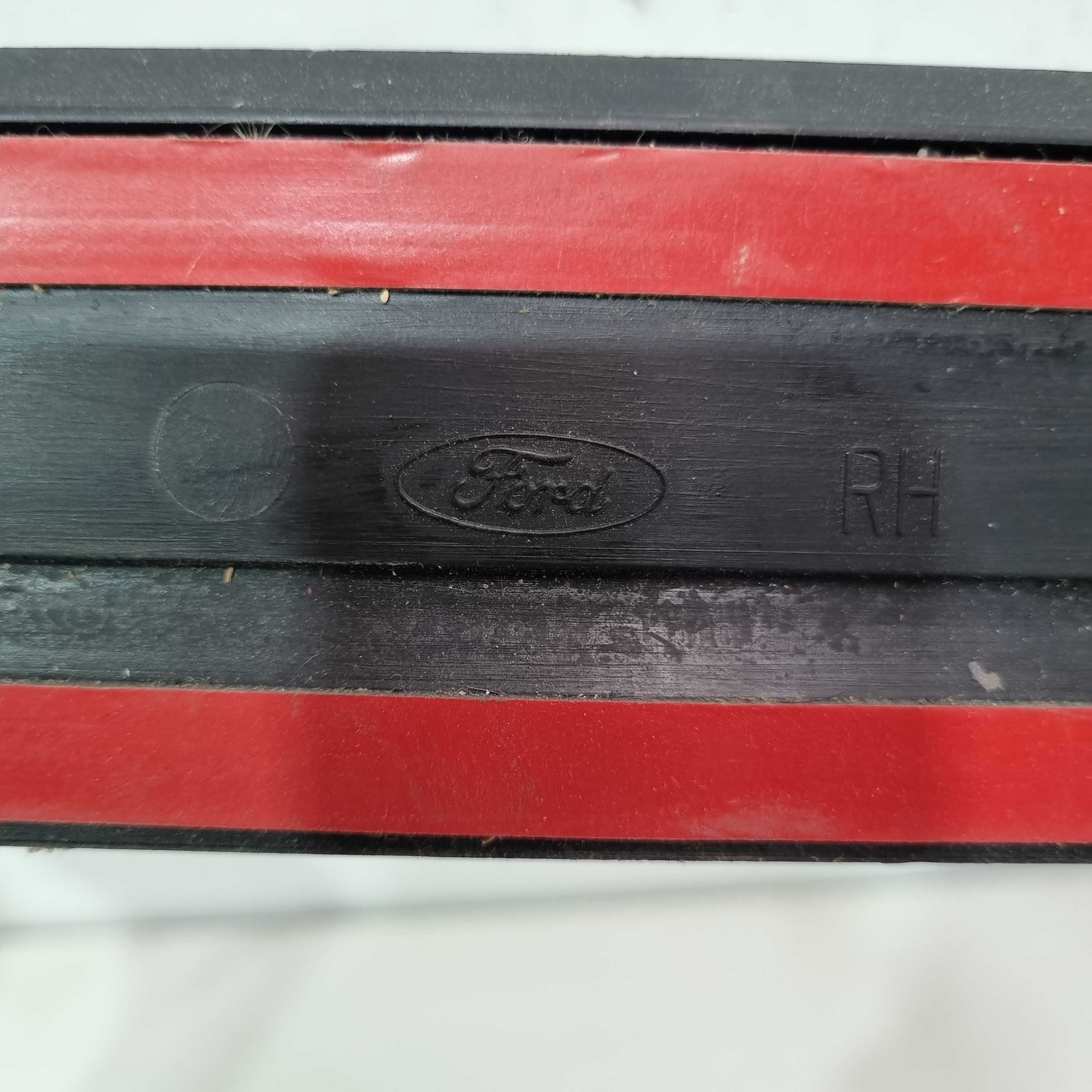 Friso Porta Dianteira Direita Ford Focus Modelos 2001/2007 7