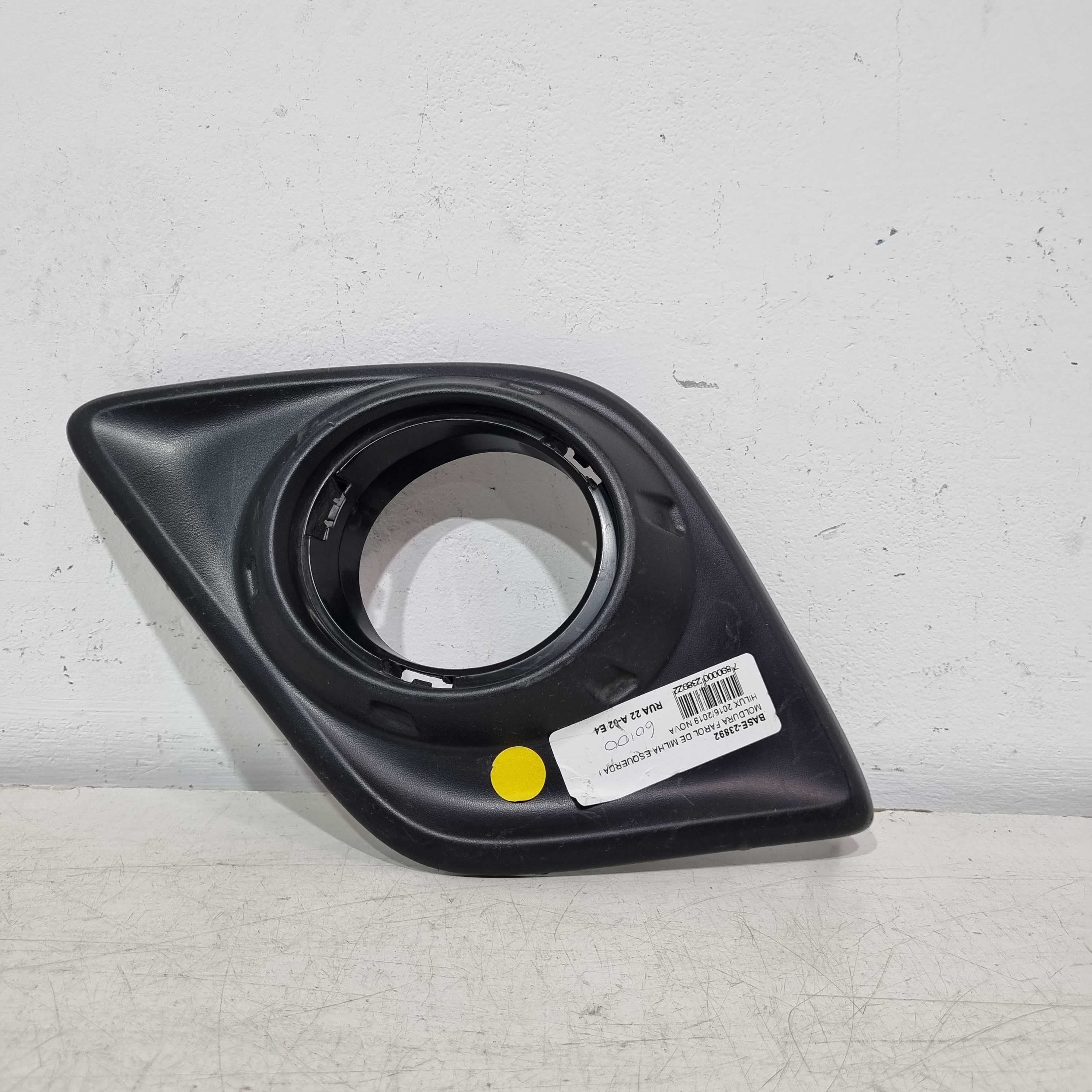 Moldura Farol De Milha Do Lado Esquerdo Hilux 2016/2019 Esquerdo