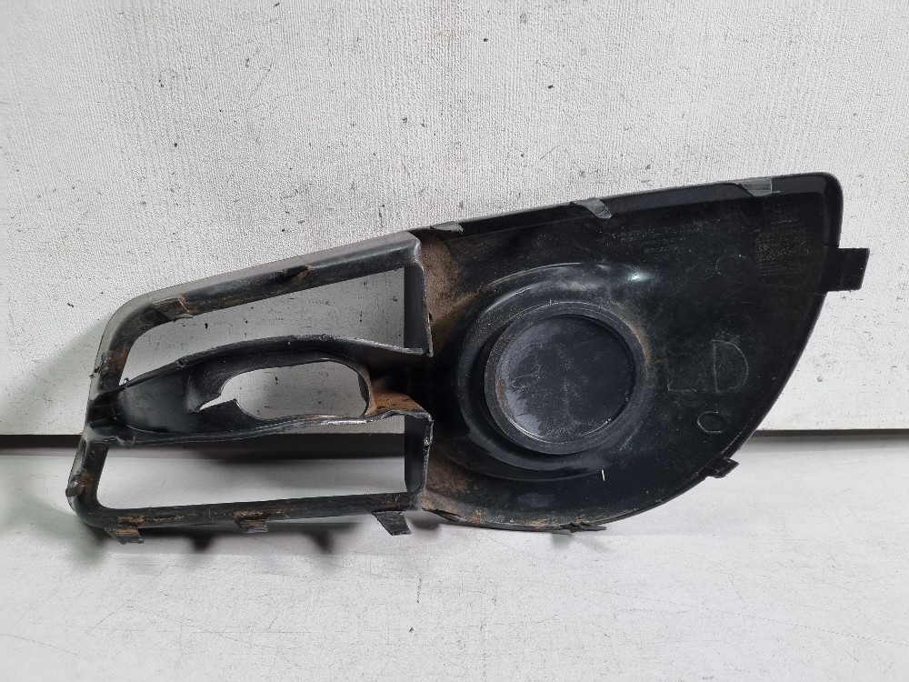 Moldura Cibié Direito Chevrolet Montana 2013/2018 Semi-novo. 3