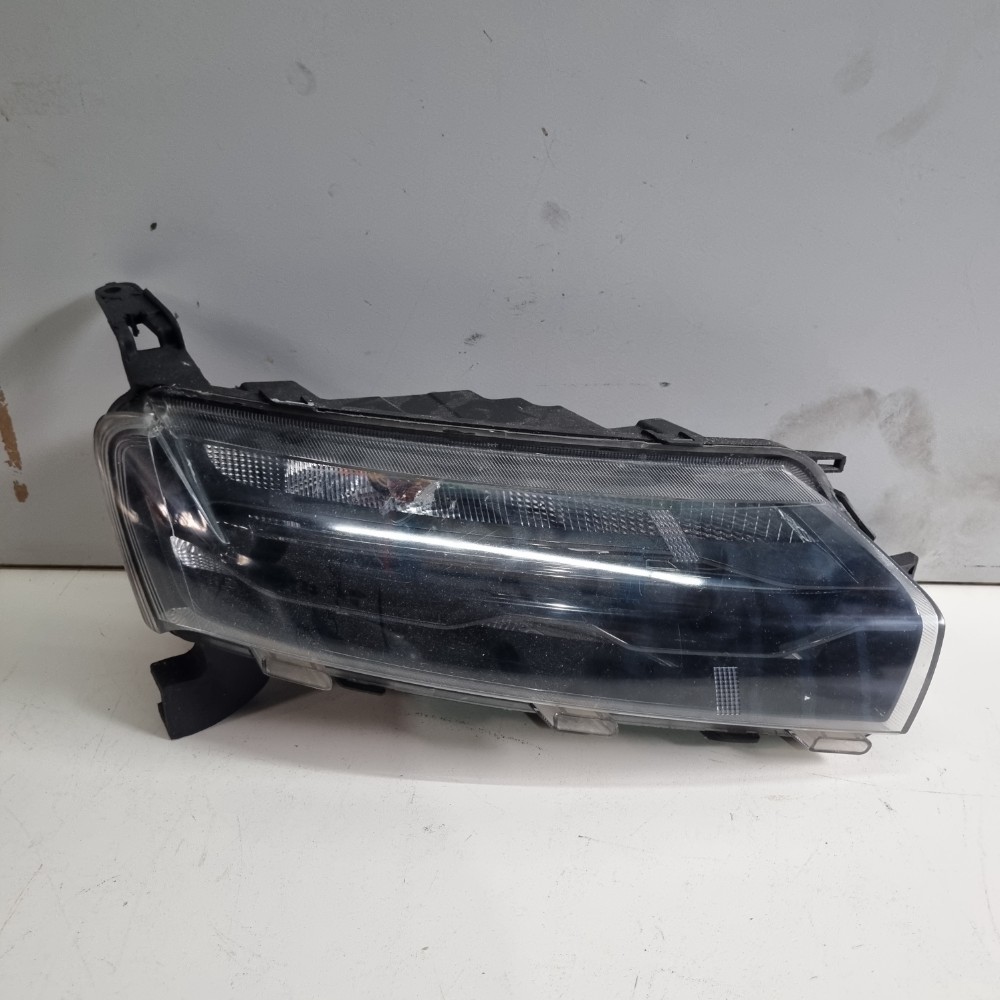 Farol Direito Superior Renault Kwid 2022/2025 Usado
