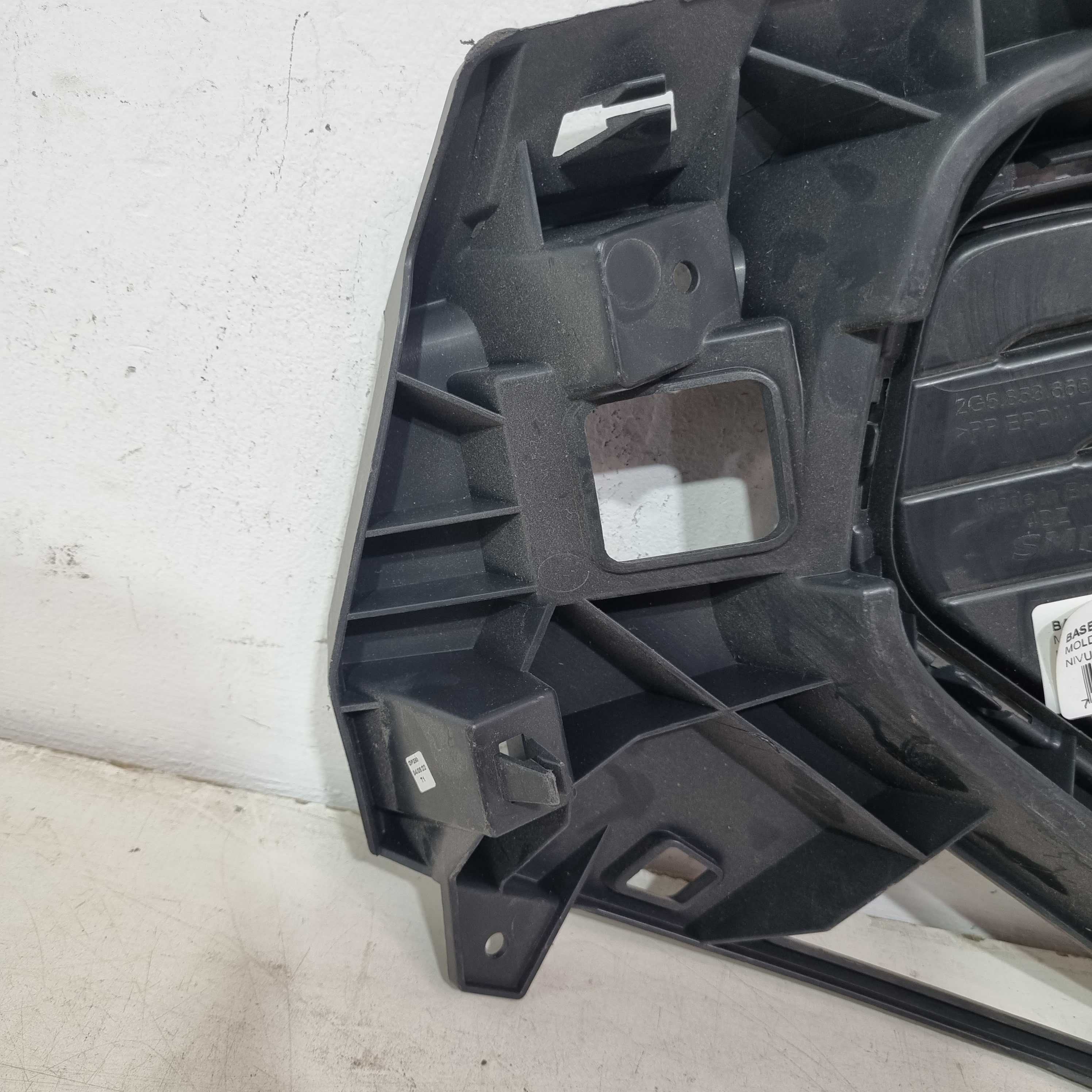 Moldura Farol De Milha Direito Volkswagen Nivus 2020/2021 Direito 4
