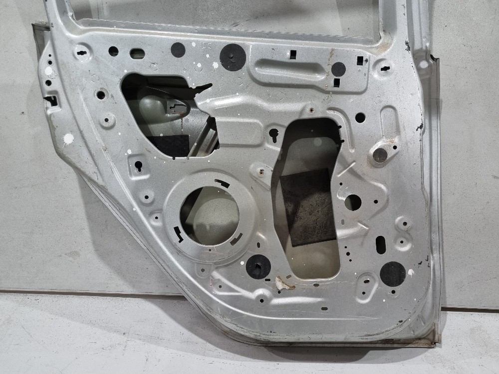 Porta traseira esquerda Peugeot 2008 2016/2022 5