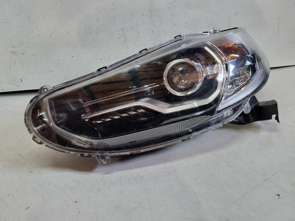 Farol Esq. Com Globo Honda Wr-v 2018 / 2023 Recuperado Usado Esquerdo/motorista 2
