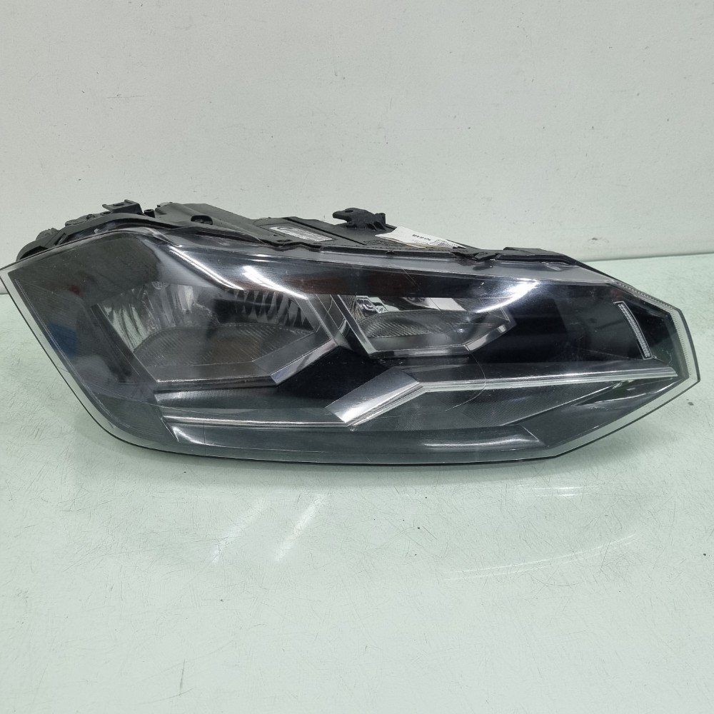 Farol Lado Direito Friso Preto Volkswagen 2017/22 Recuperado Direito/passageiro 1
