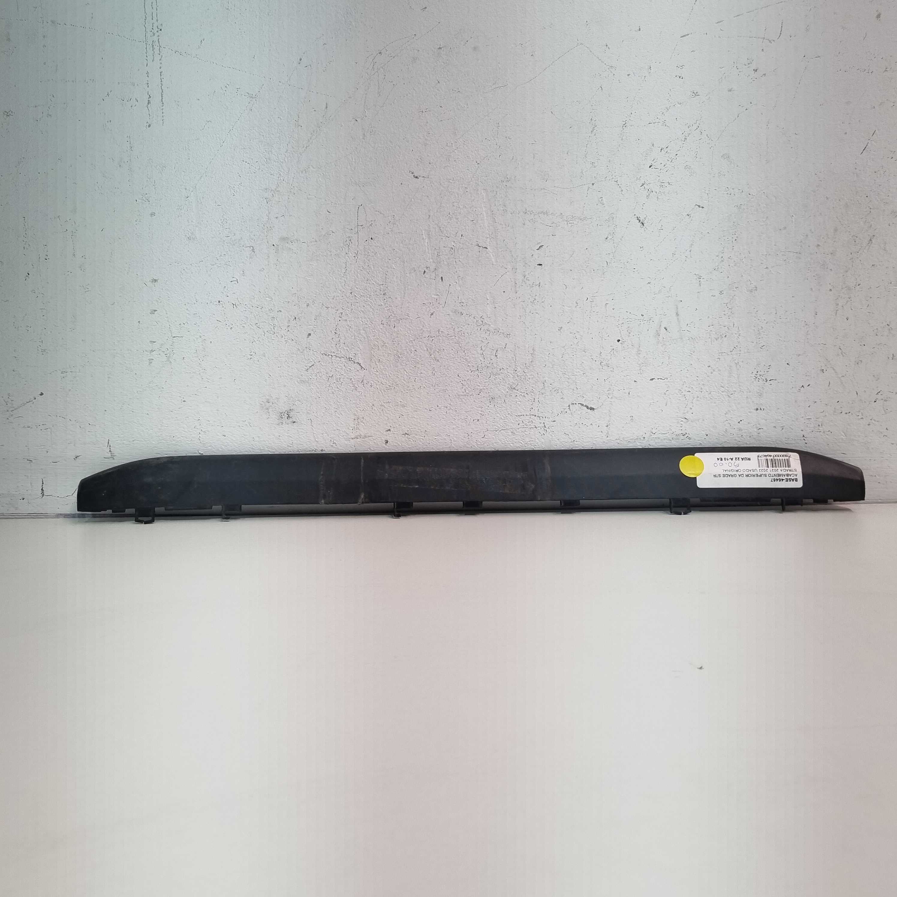 Acabamento Superior Da Grade Fiat Strada 2021/2022 Preto 1