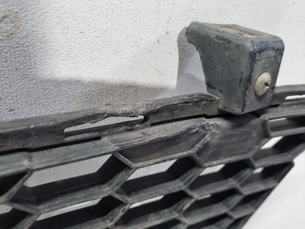 Grade Inf. P.choque Diant. L200 Triton 2012/2015 Semi-novo. 9