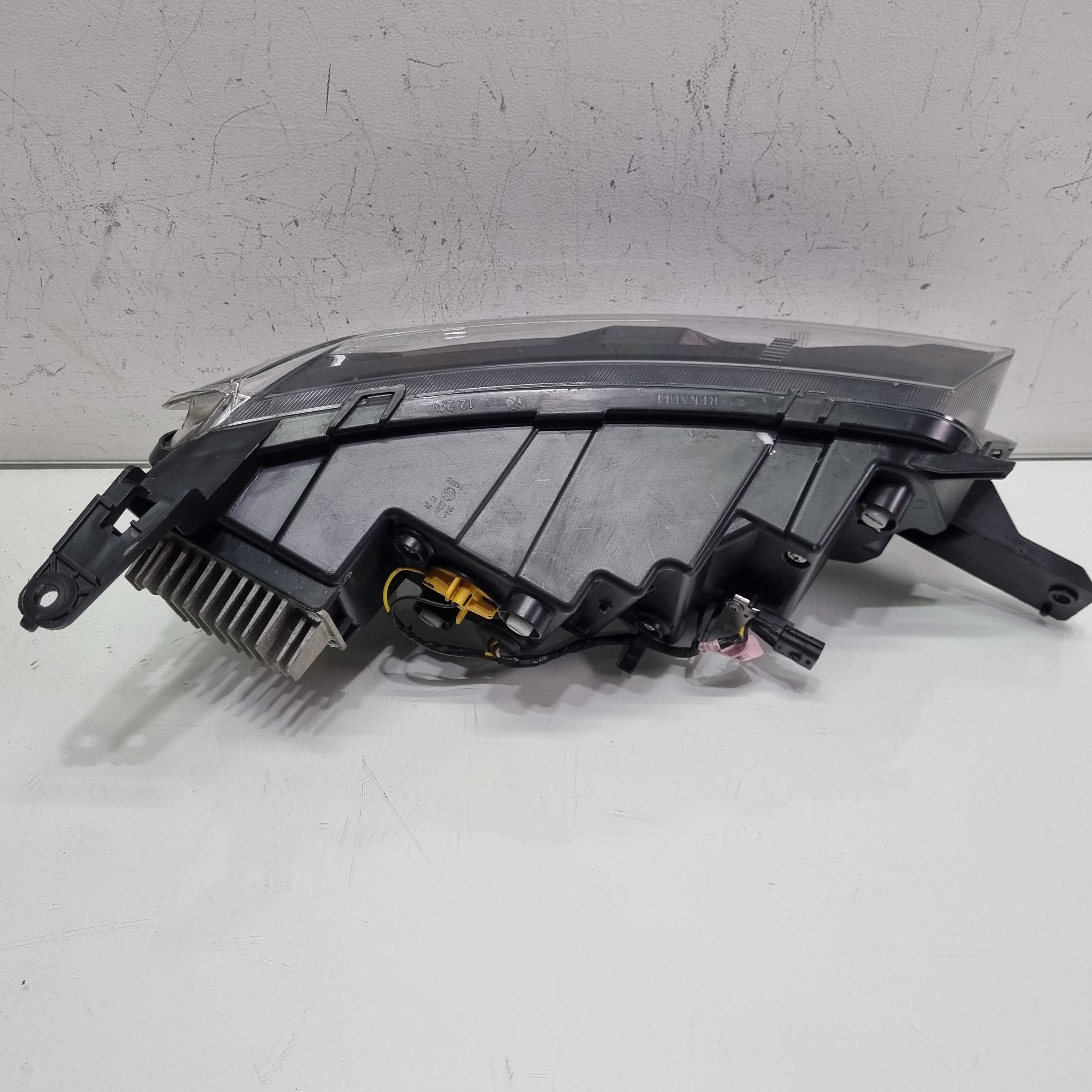 Farol Superior lado esquerdo KWID 2022/2025