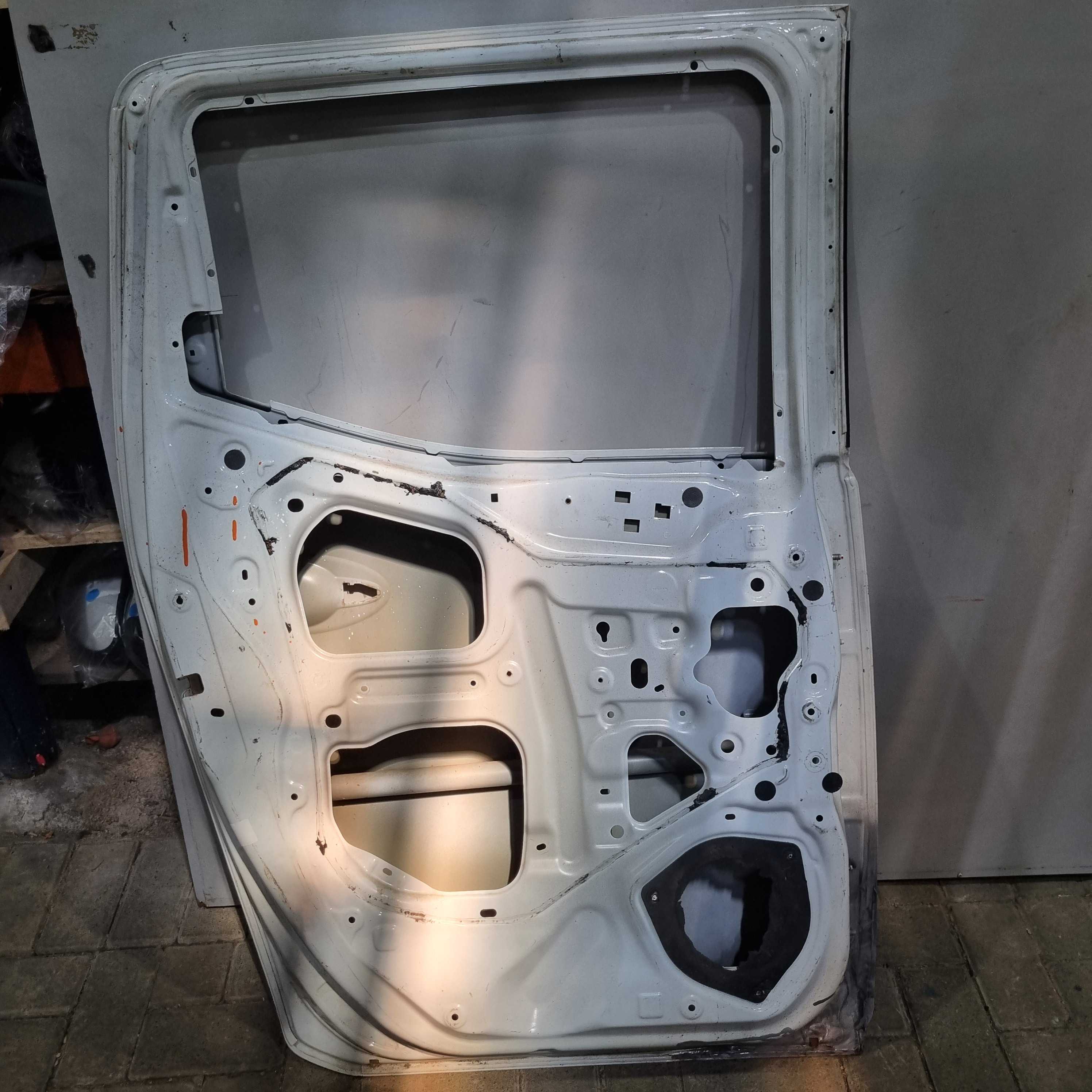 Porta Traseira Do Lado Esquerdo Nissan Frontier 2017/2023 2
