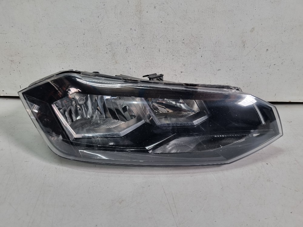 Farol Dianteiro Direito Volkswagen Polo 2017/21 Recuperado. 1
