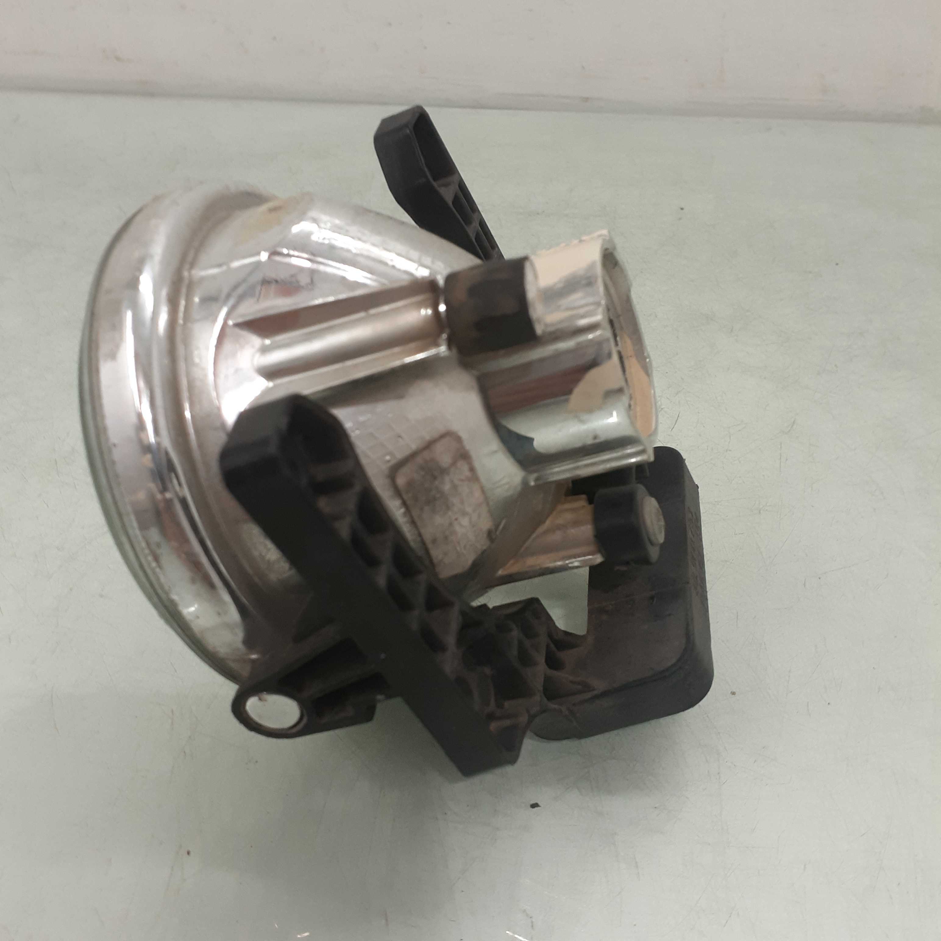 Farol De Milha Esquerdo Fiat Punto 2013/2016 Recuperada 3