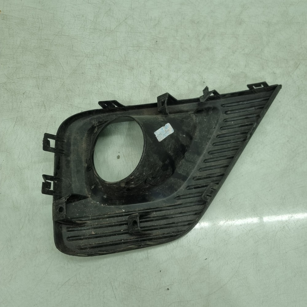 Moldura Do Cibié Esquerdo Fiat Fiorino 2021/2024 Recuperada 4