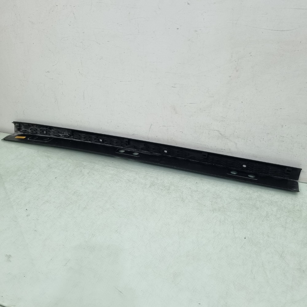 Moldura Direita Original Fiat Strada 2021/2023 Recon