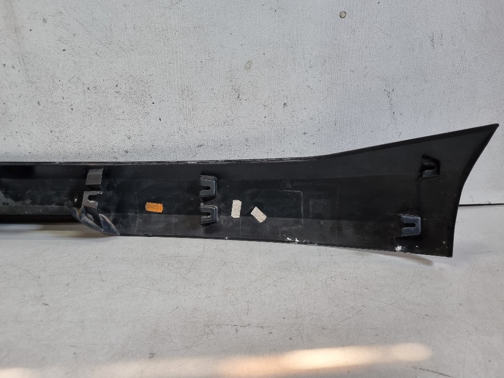 Aplique Da Tampa Tras. Peugeot 208 2020/2024 Original Usada 3