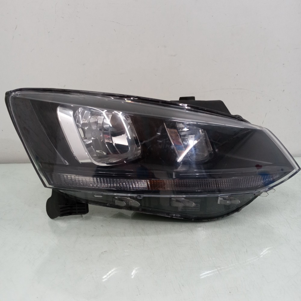 Farol Direito Volkswagen Crossfox 2016 À 2020 Recuperado 1
