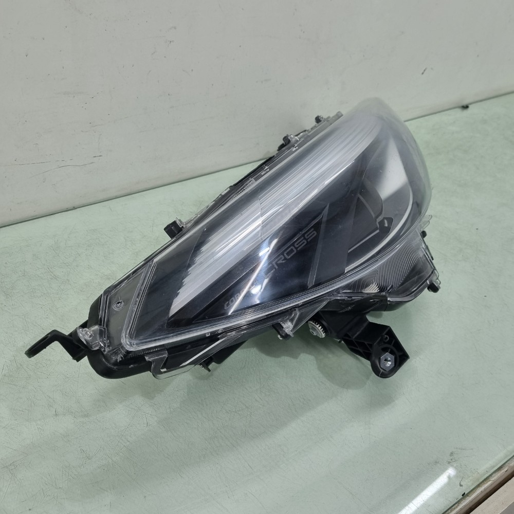 Farol Lado Direito Toyota Corolla Cross 2023/2025 Recuperado 3