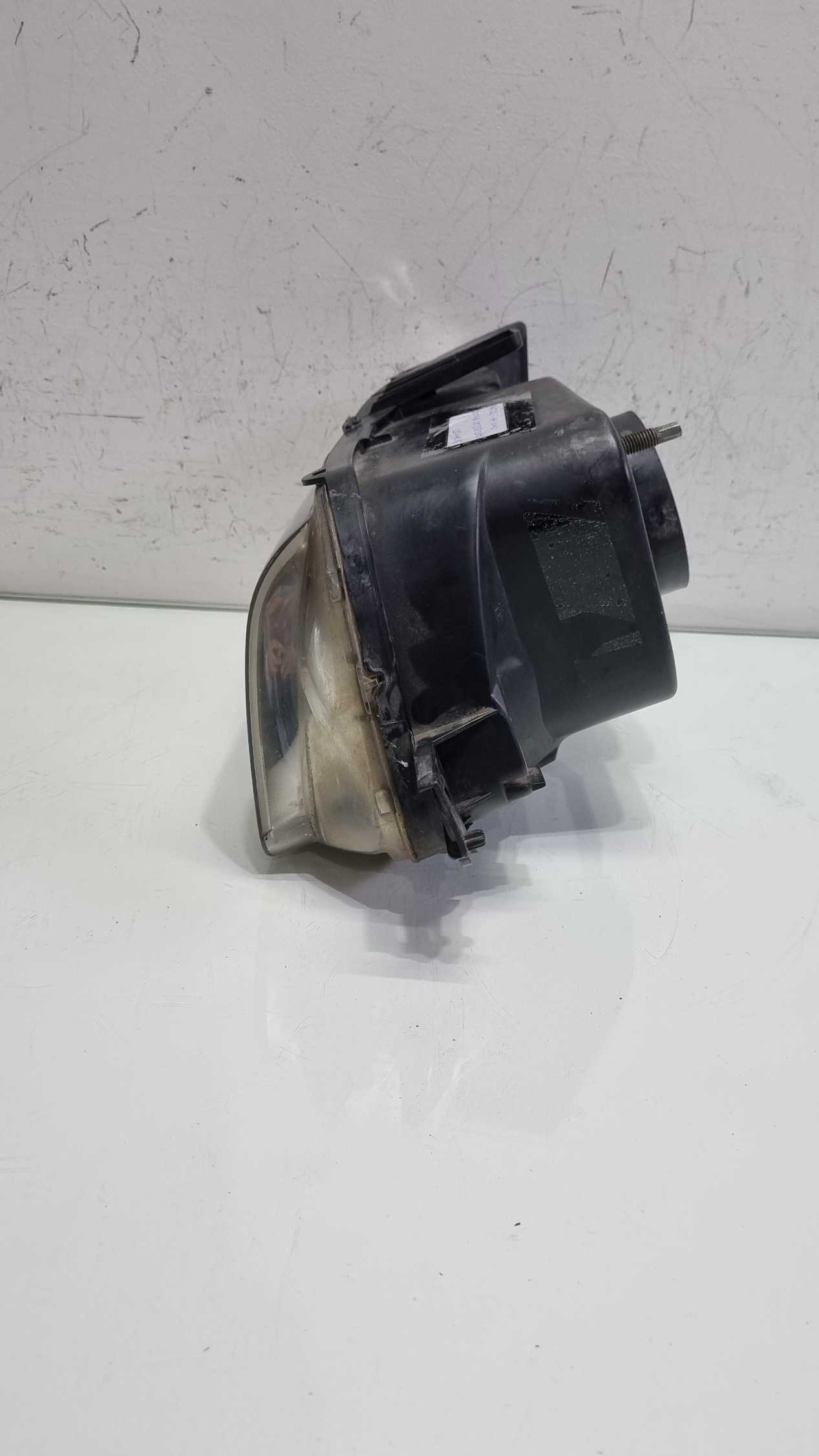 Farol lado direito Fiat Uno Fire 2005/2010 1