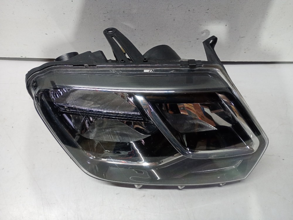 Farol Direito Duster 2016/2019 Recuperado 3