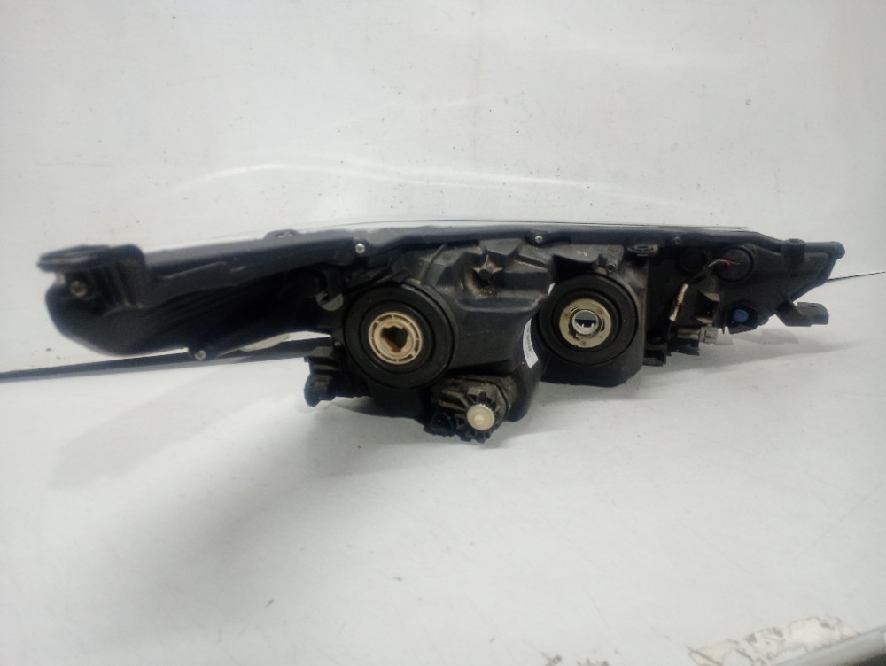 Farol Esquerdo Máscara Negra Toyota Yaris 2022/2024 Rec. 6
