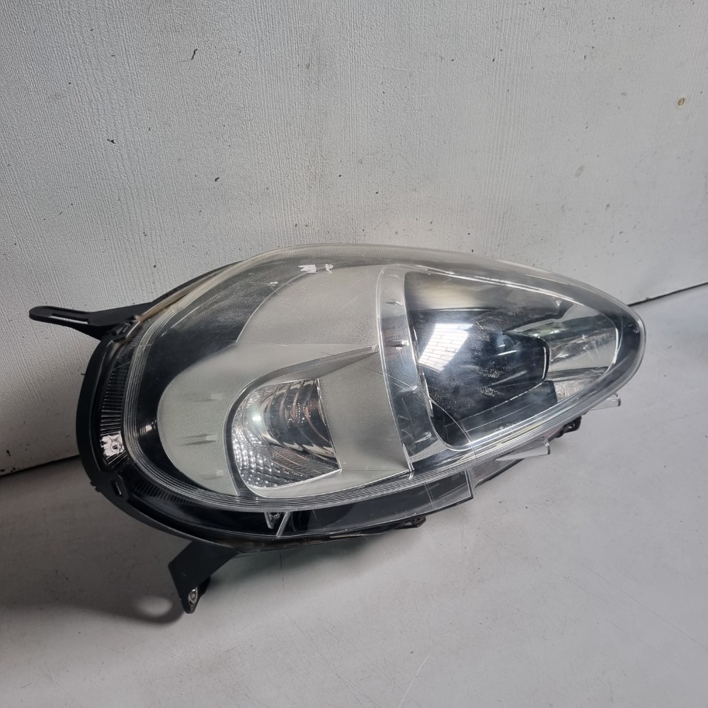 Farol Do Lado Direito Fiat Punto Modelos 2013/2017 Direito/passageiro 1