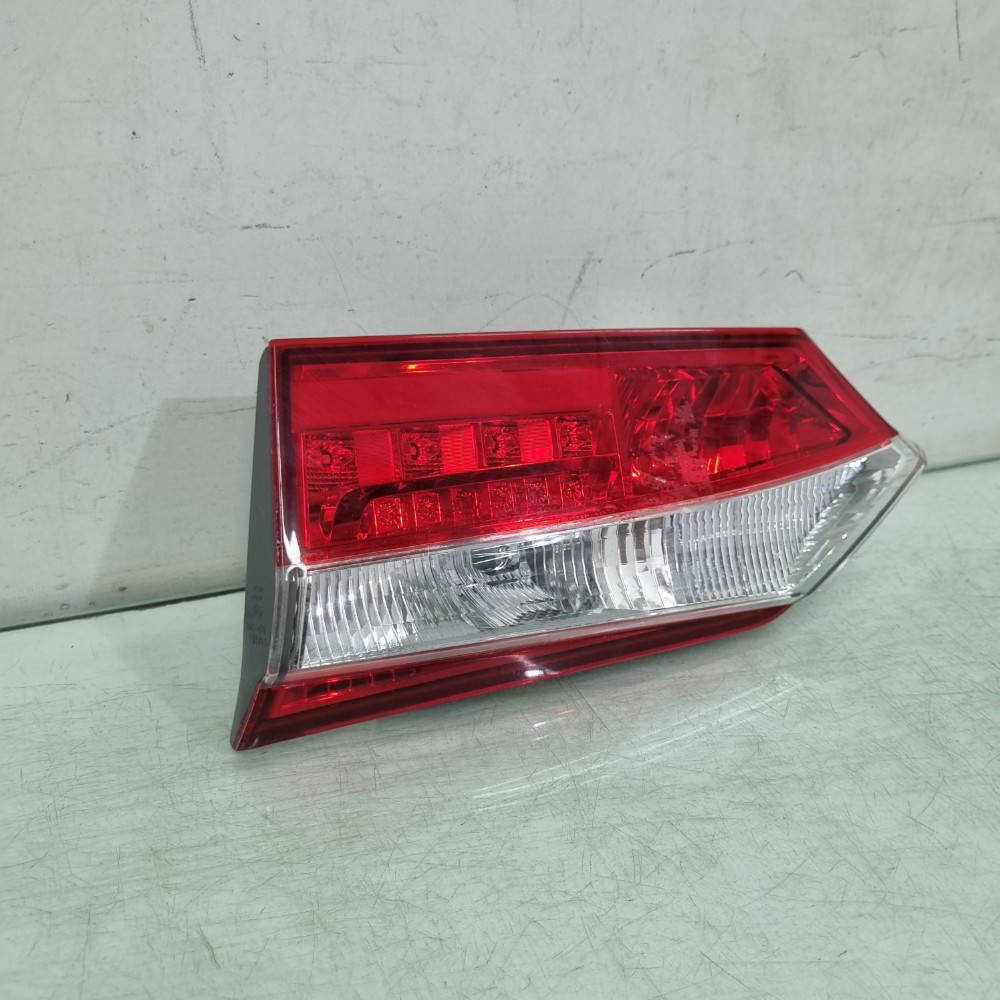 Lanterna C/led Direita Tampa Traseira Corolla 2015 2016 2017 Direito/passageiro 2