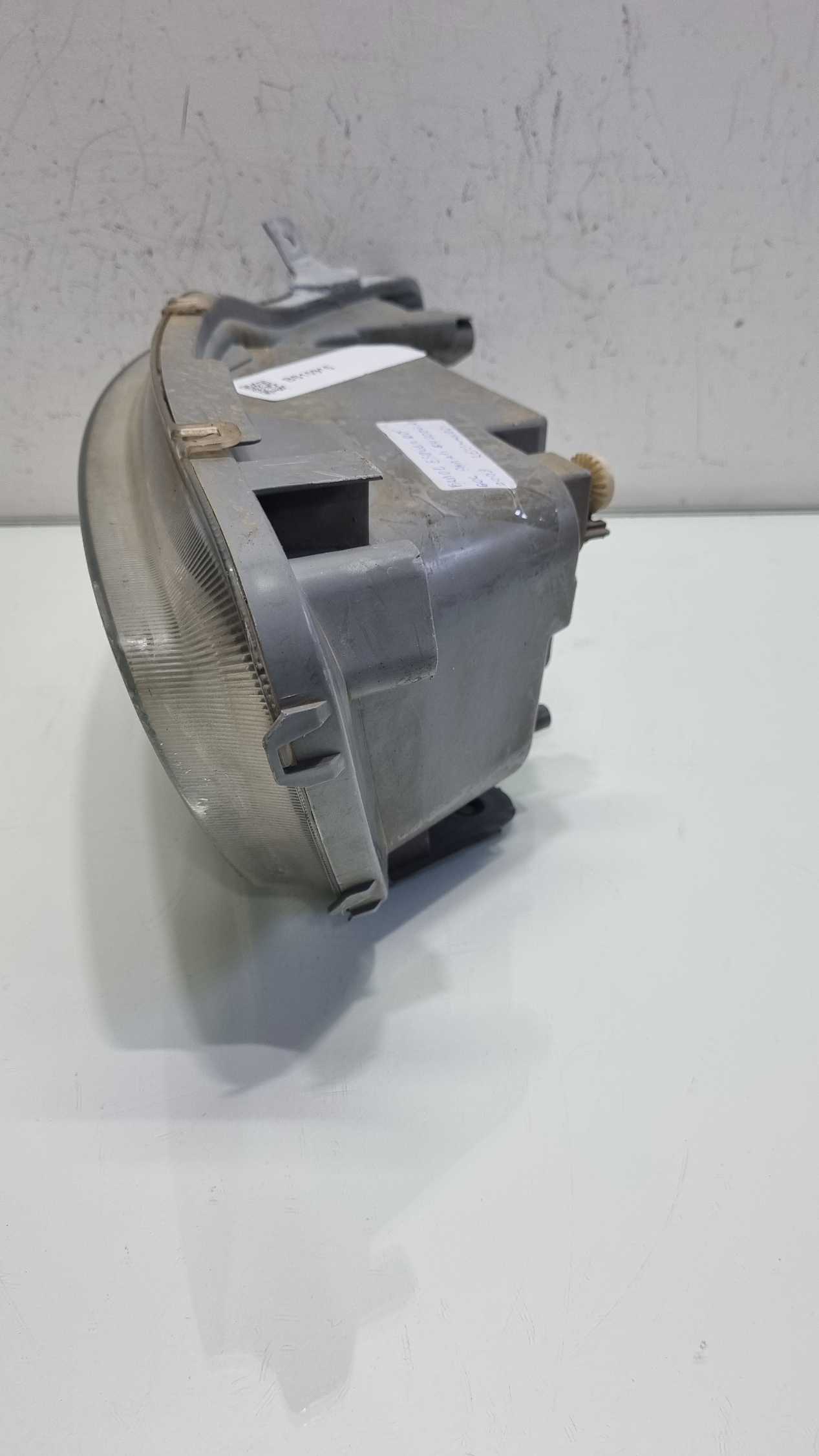 Farol lado esquerdo Volkswagen Gol/Parati modelo 2006/2009 1