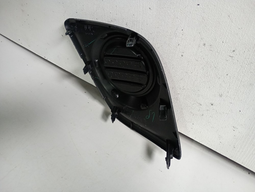 Moldura Direita Do Farol De Milha Hilux 2016/2018 4