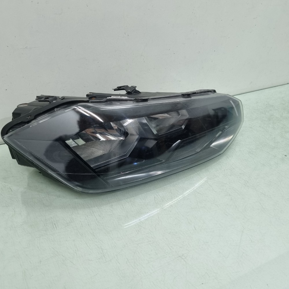 Farol Lado Direito Volkswagen Polo Virtus 2017 À 2022 Usado. Direito/passageiro 3