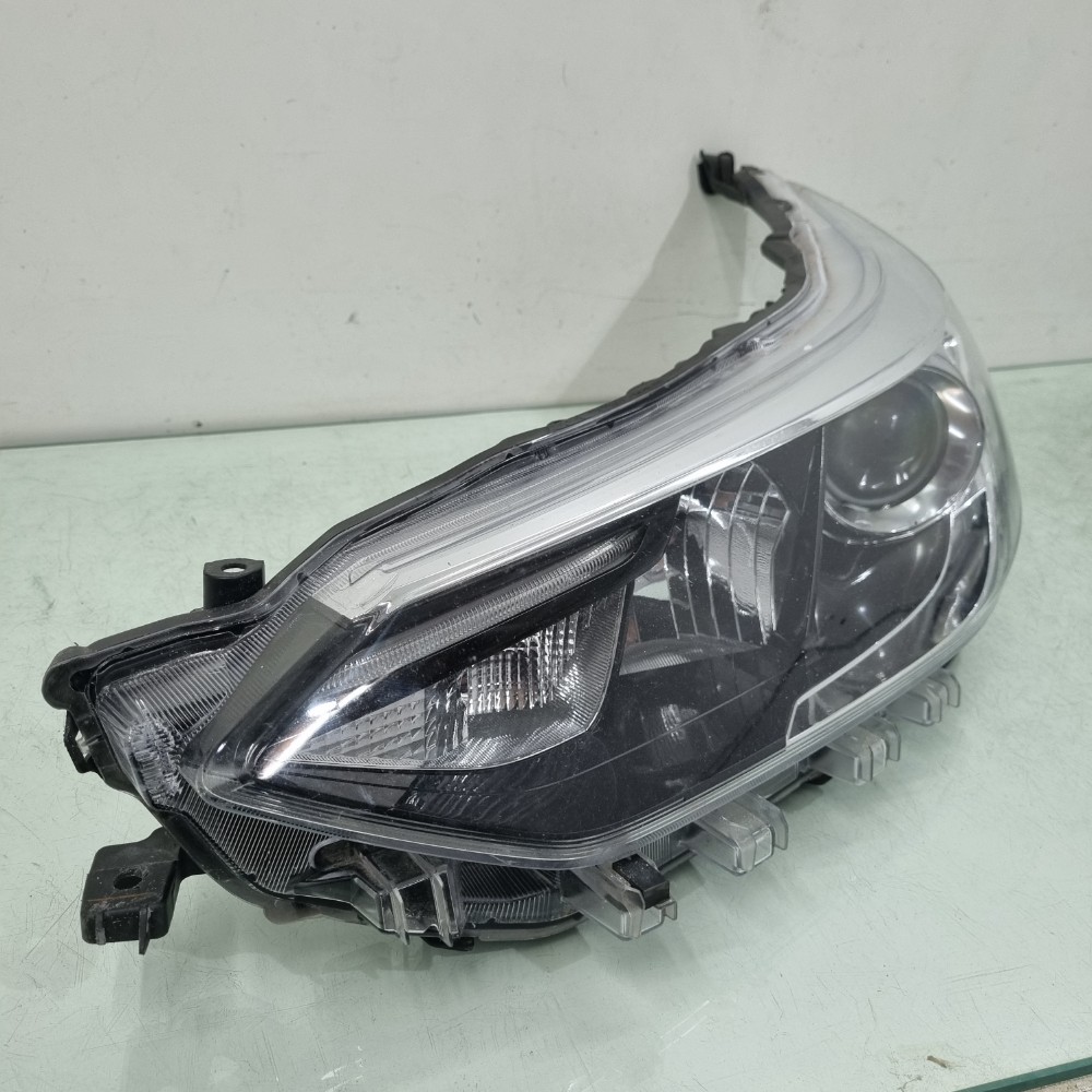 Farol Lado Esquerdo Mascara  Negra Do Toyota Yaris 2022/2024 Esquerdo/motorista 2