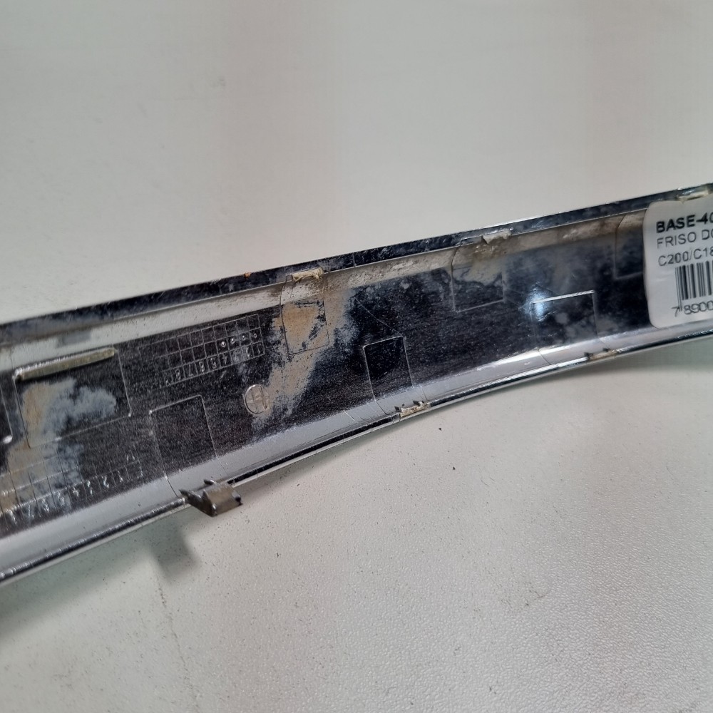 Friso Direito Parachoque Diant Mercedes C200/c180 2009/2013 Cromado 2