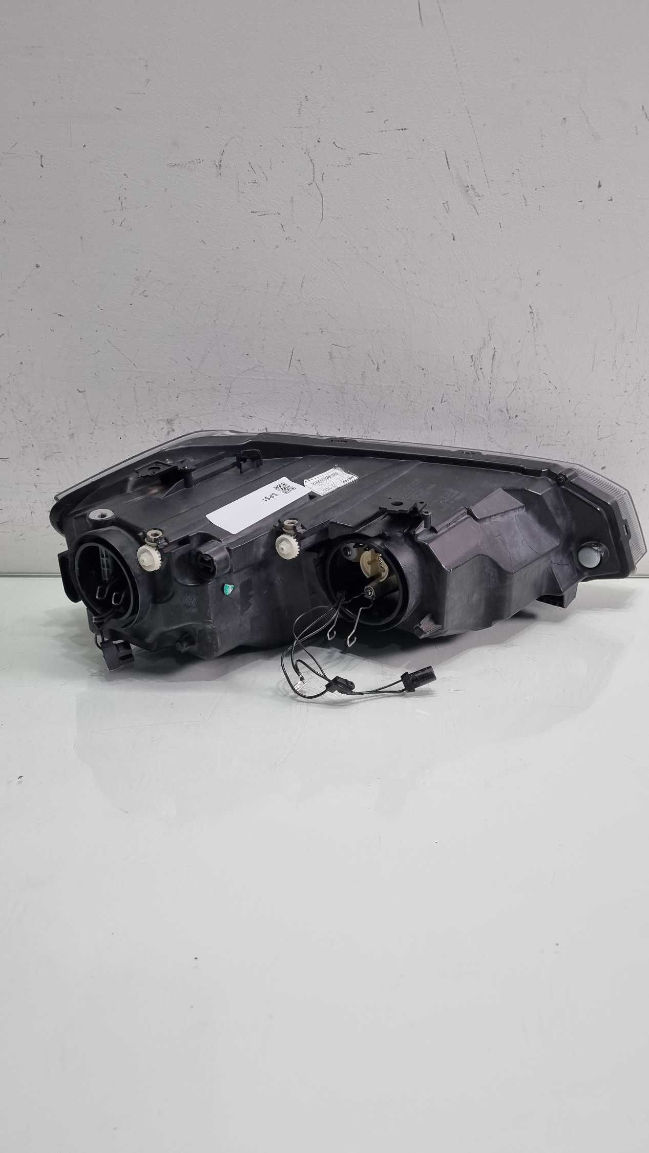 Farol lado esquerdo Volkswagen Polo mascara negra 2017/2022 2