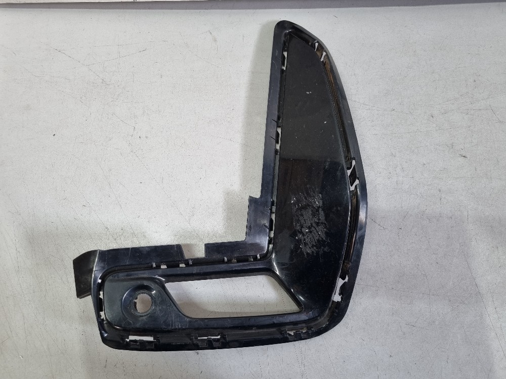 Grade Moldura Direita Bmw G20 320i 2022 A 2024 Recuperado. Direito 4