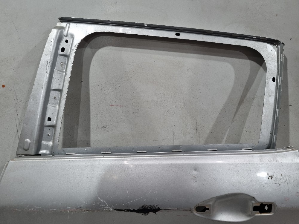 Porta traseira esquerda Peugeot 2008 2016/2022 3