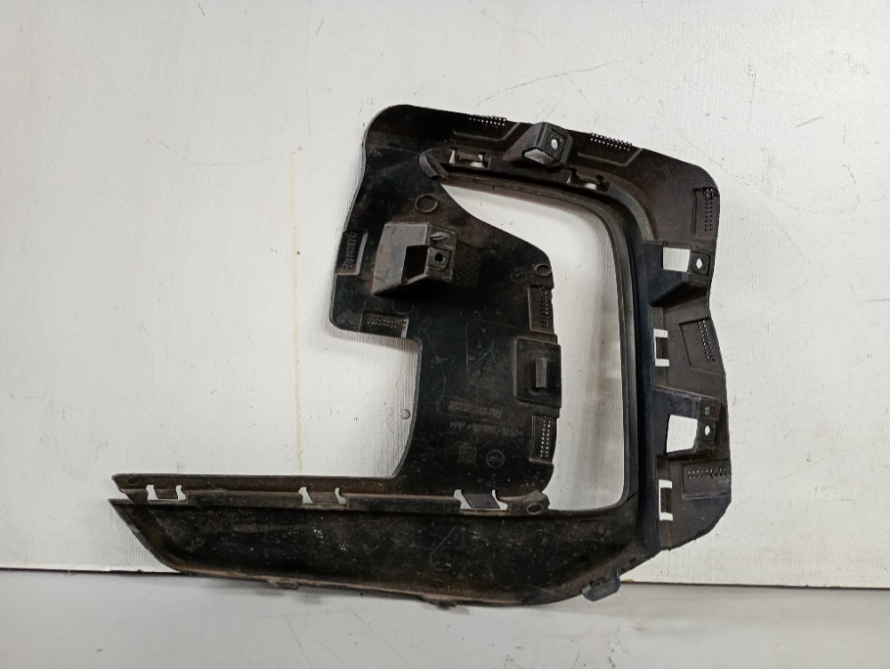 Moldura Direita Do Cibié Tracker 2022/2024 Original Usado. 3