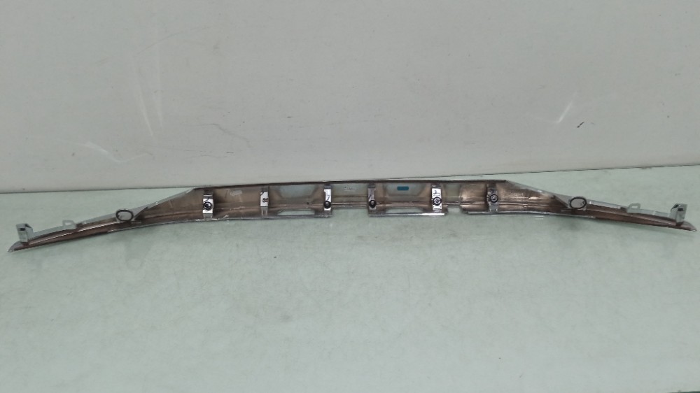 Friso Cromado  Tampa Traseira  Hilux Sw4 2020/2023 Seminovo. 6