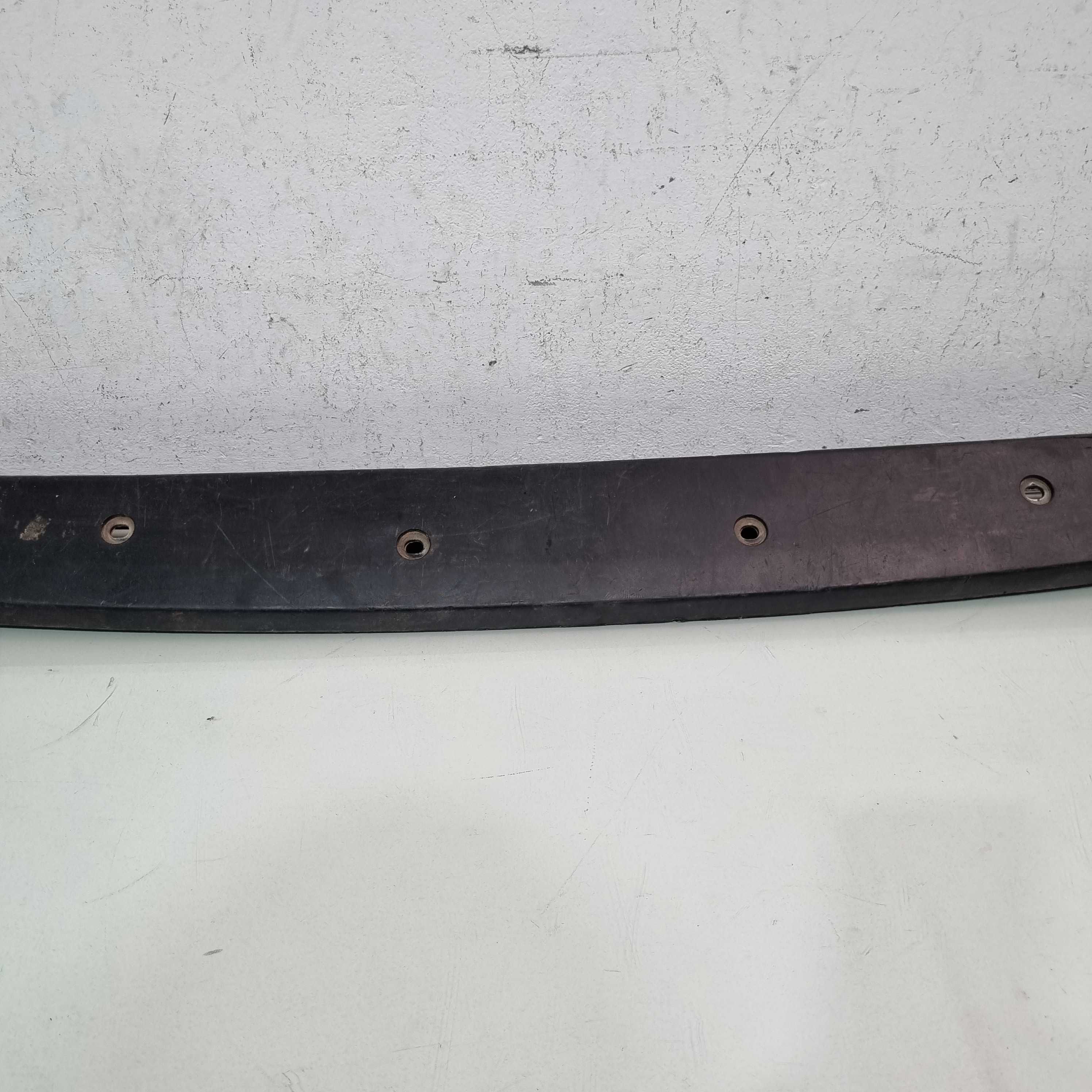 Moldura Superior Da Tampa Traseira Fiat Strada 2020/2023 4