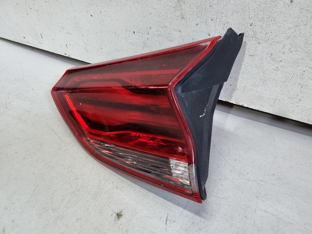 Lanterna Dir. da tampa traseira Chevrolet Tracker 2020/2023 3
