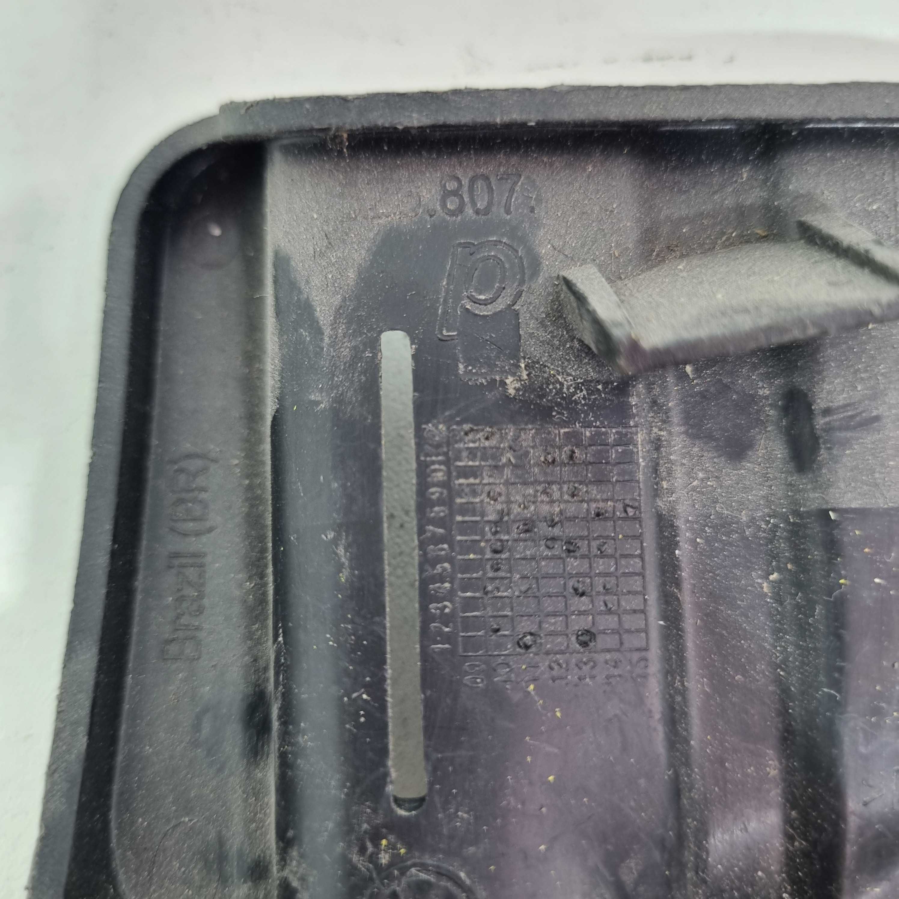 Guia Direita Do Parachoque Traseiro Vw Fox 2010/2014 6