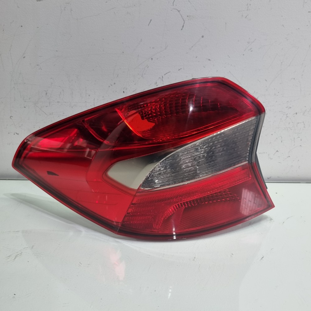 Lanterna Fumê Do Lado Esquerdo Ford Ka Sedan 2018/2022 Esquerdo/motorista 1