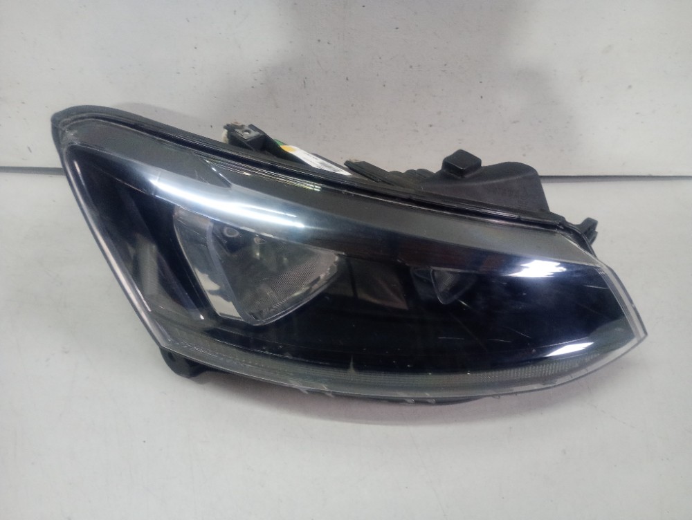 Farol Direito Volkswagen Fox 2015/2021 Recuperado Original