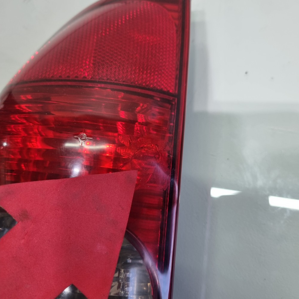 Lanterna Do Lado Esquerdo Chevrolet Corsa Hatch 2000/2003 Esquerdo/motorista 3
