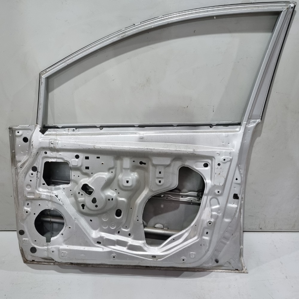 Porta Dianteira Do Lado Direito Nissan Tiida 2007/2012 Dianteira 4