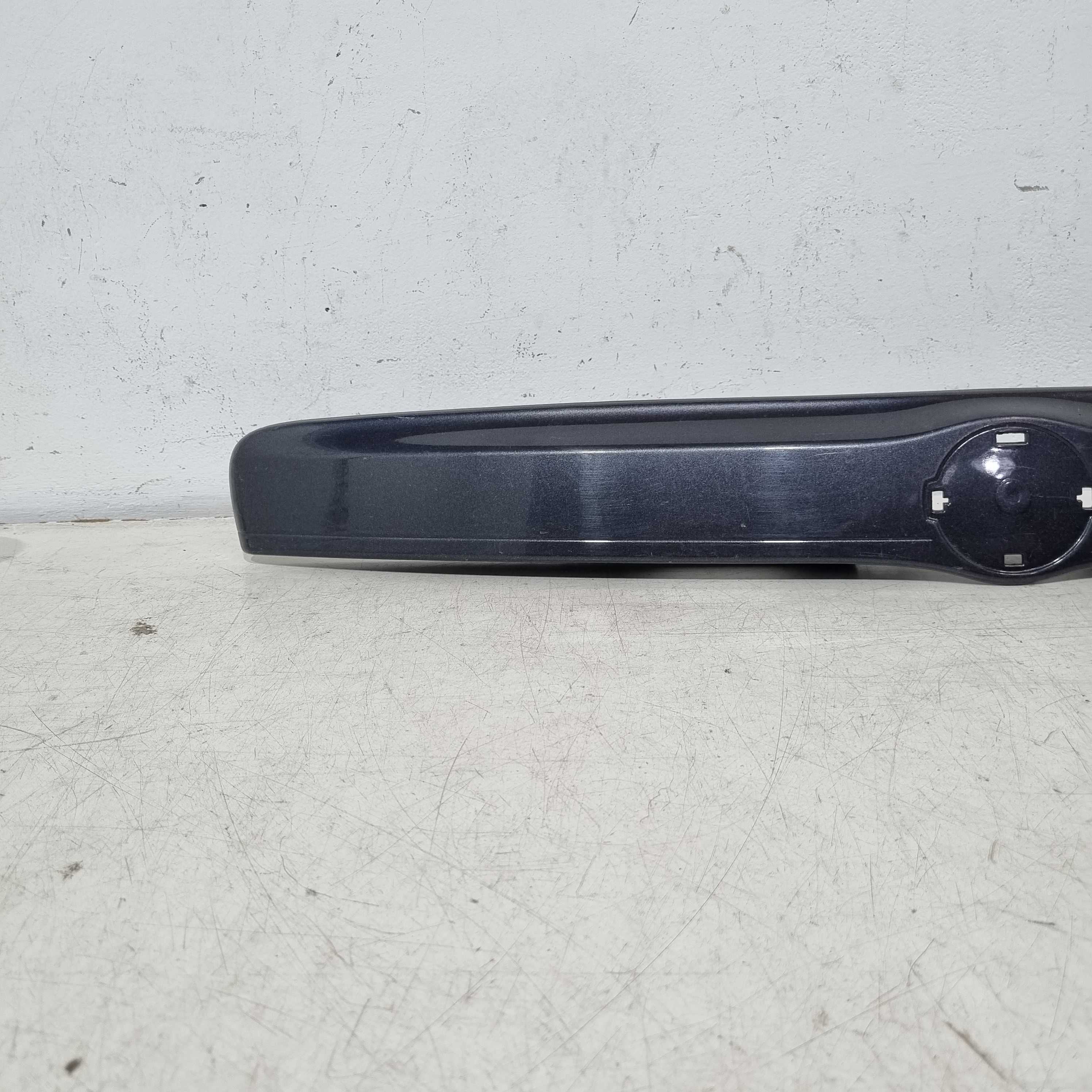 Suporte Da Luz De Placa Nissan Versa Modelos 2012/2019 Prata 3