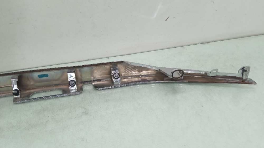 Friso Cromado  Tampa Traseira  Hilux Sw4 2020/2023 Seminovo. 3